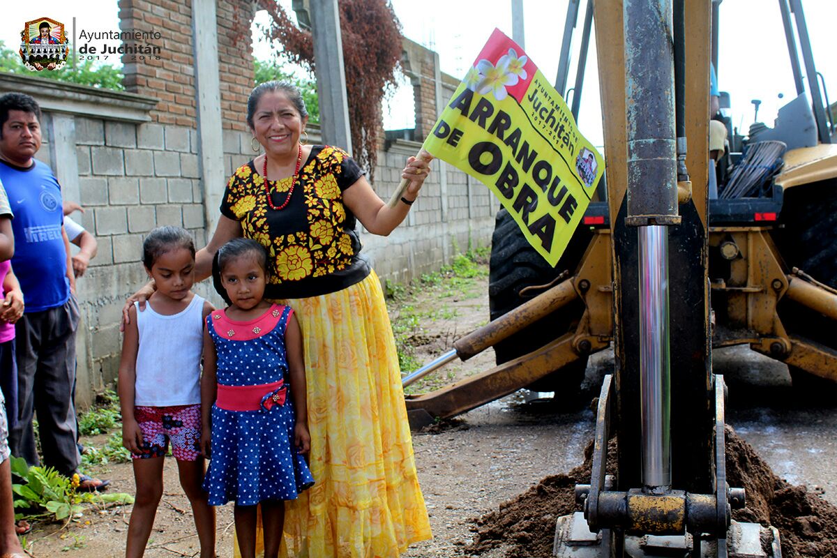 Photo of Gloria Sánchez beneficia a más colonias con servicios básicos